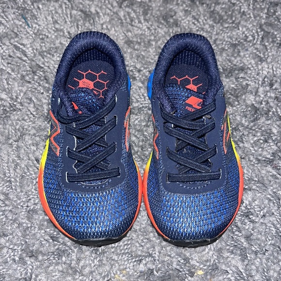 New balance size 4C - Picture 2 of 3